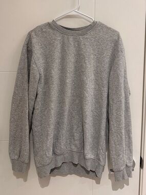 H&M Men's Heather Gray Crewneck Sweatshirt